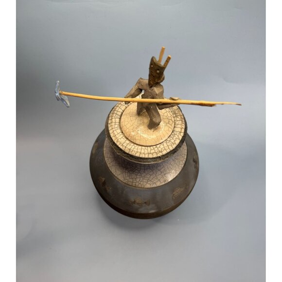 Signed Raku Tribal Pottery Sculpture Jar Spear & Fish Motif By Dickason 1993 - Picture 7 of 13